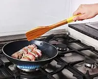 Induction-Bottom-Aluminum-Nonstick-Frying-Pan-can-be-used-to-cook-vegetable-&-other-things