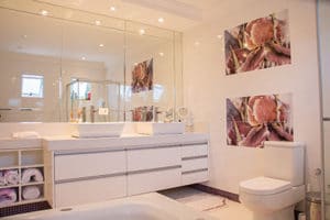 how-to-decorate-bathroom-vanity